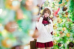 还记得那天你的妆容和本来就可爱的脸蛋，霓虹灯在下雪的夜里也比不上你好看的模样，平安夜的许愿，果然还是希望未来以后的日子一直都有你。——爱语心萌16.12.23#心萌心语##圣诞节##唯美##人像##摄影##小清新##美女##唯美图片##壁纸#