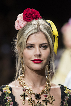 三天er采集到Dolce&Gabbana2019年春夏高级成衣时装发布