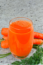 How to Juice Carrots (1-Ingredient Carrot Juice Recipe)