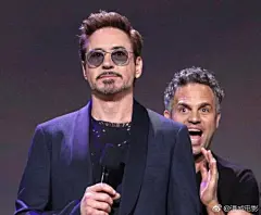 #MarkRuffalo# 马克叔，不动声色的表情包，默默打call的专业粉头，人见人爱的大可爱，太萌啦！ ​​​​