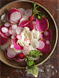 1/2 pound large red radishes or daikon 
，sea salt，1/4 cup creme fraiche ,or a little more，a few drops of milk （可选）
pepper