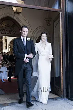 【图】古驰 (Gucci) 新娘Arabella Musgrave着自家品牌婚纱伦敦办婚礼，专属定制尊享复古之美！_真人婚礼秀_海报时尚网