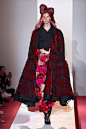 日本著名女设计师个性高级时尚综合品牌 Comme des Garçons（CdG/川久保玲）2020春夏系列