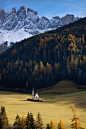 Trek to St. Johann Church, Funes Valley - South Tyrol, Italy.