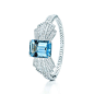 Tiffany & Co. -  海蓝宝石蝴蝶结手链 : 铂金镶海蓝宝石与钻石手链。