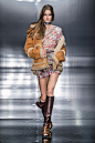 Dsquared2 Fall 2019 Ready-to-Wear Fashion Show : The complete Dsquared2 Fall 2019 Ready-to-Wear fashion show now on Vogue Runway.