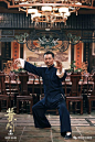 《叶问4》上演“咏春大战太极”，甄子丹吴樾单手对决史无前例！_动作 : 在最新一部中，宗师叶问来到美国，在此见到洋人对华人的偏见与排挤，并结识了中华总会会长、太极拳传人万宗华。两人相识之初因为对于中华传统武术意见不合，随即展开了一场咏春对战太极的精彩戏码，更上演了该系列首次出现的…