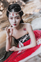 艳红的山水古装美女露肩白皙惹火天然造型写真图片(10)--古装美女-美女图片-图片之家