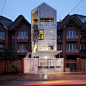 越南蚕茧住宅 Cocoon House by Landmak Architecture - 灵感日报 :   这座看上去像个蚕宝宝的住宅位于越南低价昂贵的新城区（ New Urban ），这种镂空外墙的手法…