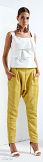 Reverse camel toe? I just don't know where these pants are going?  jannastyleblog.com: 