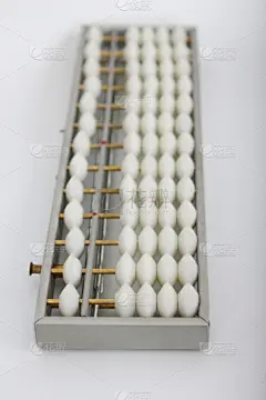 算盘,白色背景,垂直画幅,领导能力,木制,无人,铝,金融,古老的,金融和经济