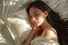 幸福午睡的魅力女生