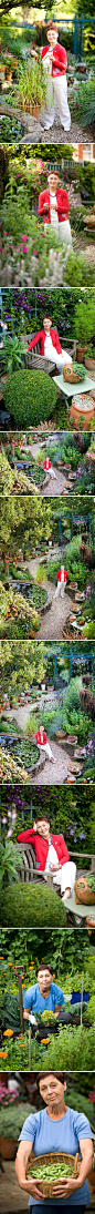 位于英国Stretford一个0.25英亩的城市花园，充分利用结构和居住屏幕创建的一些亲密的花园，每个都有自己的主题，包括一个庭院，地中海花园，观赏园，有机菜园，大温室，林地和苔花园。有许多珍禽异兽和不寻常的多年生草本植物，还有两个池塘。这个人就是花园的主人，有一张照片看起来人好小好小⋯⋯