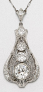 PLATINUM AND DIAMOND PENDANT NECKLACE, CIRCA 1920