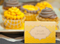 黄色和灰色搭配的甜品桌 - 黄色和灰色搭配的甜品桌婚纱照欣赏