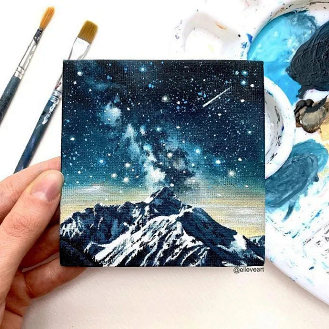 星空绘画欣赏迷你世界的星空极光像是一种孤独灵魂在星空奔跑