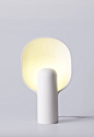 由多伦多设计工作室MSDS设计，洁具灯是一个单件式的吊灯，探索石器的正式可塑性。