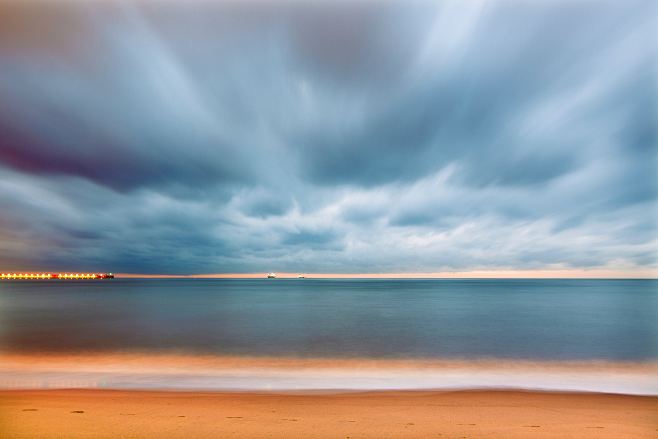 海岸线天空