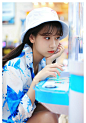 甜美大眼妹子游乐场内贪玩青春无敌_高清美女_4493美女图片