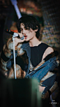 Justin黄明昊
花瓣ID:脸红的思廷期