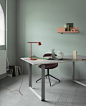#北欧设计# 比例很可爱～瑞典设计师Jens Fager的简洁美学桌灯设计“Tip Lamp”  Muuto出品. ​​​​
