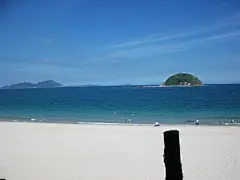 kilyann  的插画 面朝大海，春暖花开