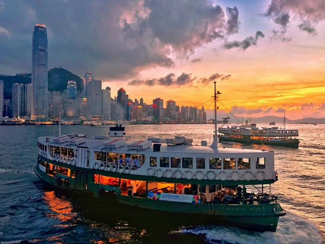 维港上的沉浮——到香港必须体验的天星小轮-花瓣网