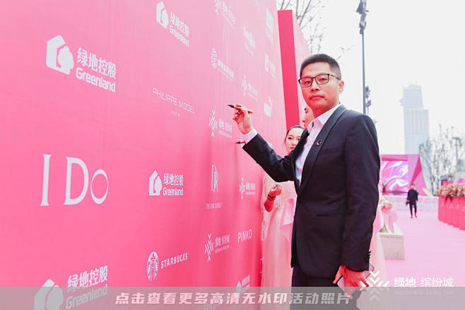 歌手演绎开业庆典，更多高清无水印照片请关...
