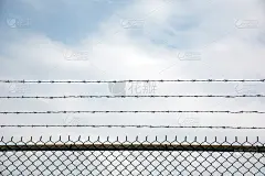 铁栅栏和天空_5092936474