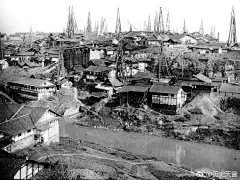 历史天窗超话
           富庶甲于蜀中，四川盐都自贡
千年盐都、恐龙之乡、南国灯城，可以说是自贡的名片，但让自贡在历史上拥有一席之地，成为中华民国最早建制的二十个市之一，四川省最早的省辖市和工业重镇，中国第二批历史文化名城的，还是“盐”。
     自贡的历史可追溯到商周时期，属当时 ​​​​...展开全文c