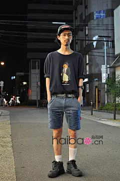 【图】怪咖“重口味”Look狠提神，多元Style里满是穿搭灵感！海报时尚网日本街拍之古着聚集地原宿篇148期_第19页_日本街拍_海报时尚网