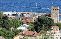 艾薇儿和老公上演公主与王子的古堡童话婚礼(2)