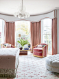 装饰艺术装饰细节的粉红卧室在伦敦通过@thouswellblog