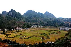 广西休闲游（六）——巴马坡月村、水晶宫、命河观景