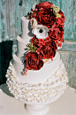 Red and white wedding cake | White Rabbit Studios | see more on: http://burnettsboards.com/2015/07/spanish-styled-shoot/