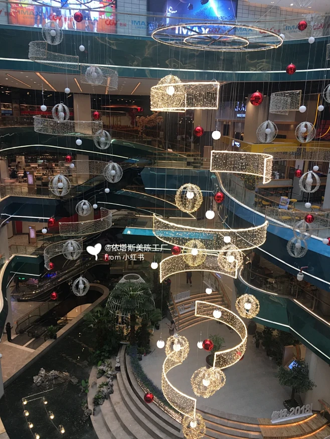 湖南商场中庭美陈灯光吊饰大型空中灯饰挂件