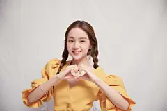 元气少女杨志雯表情包写真曝光，古灵精怪，可爱十足！