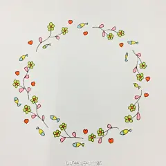 这个手帐花环很简单好画，有四个用法：1.单画一条花纹的话，可做分割线；2.画小一些，可做标题栏；3.如图画大一些，可做整个手帐页面的排版；4.画成长方形，自由组合成多种手帐排版。#手帐素材插画手绘##美南子的简笔画教程##简笔画# （南子原创） ​​​​