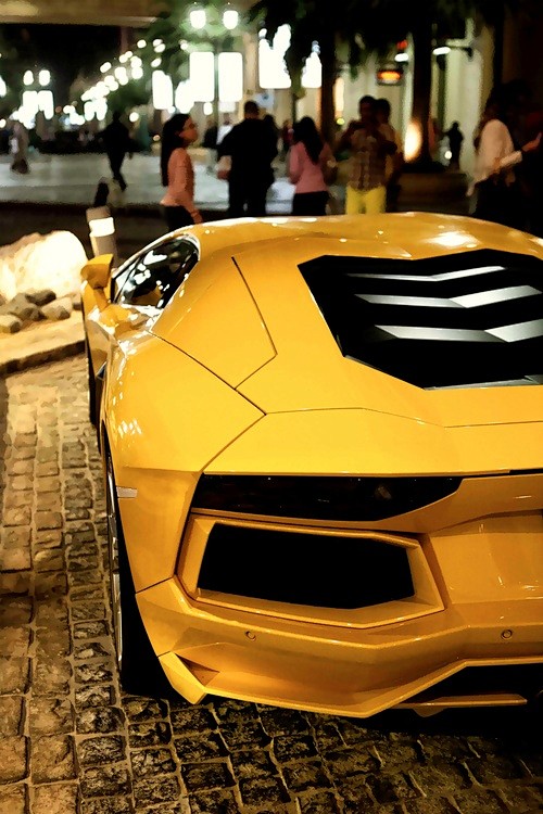 Yellow Aventador #豪车...