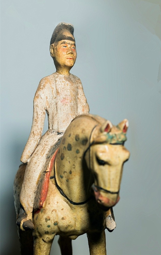 【唐墓葬彩绘釉陶人俑】唐代贵族崇尚厚葬,.