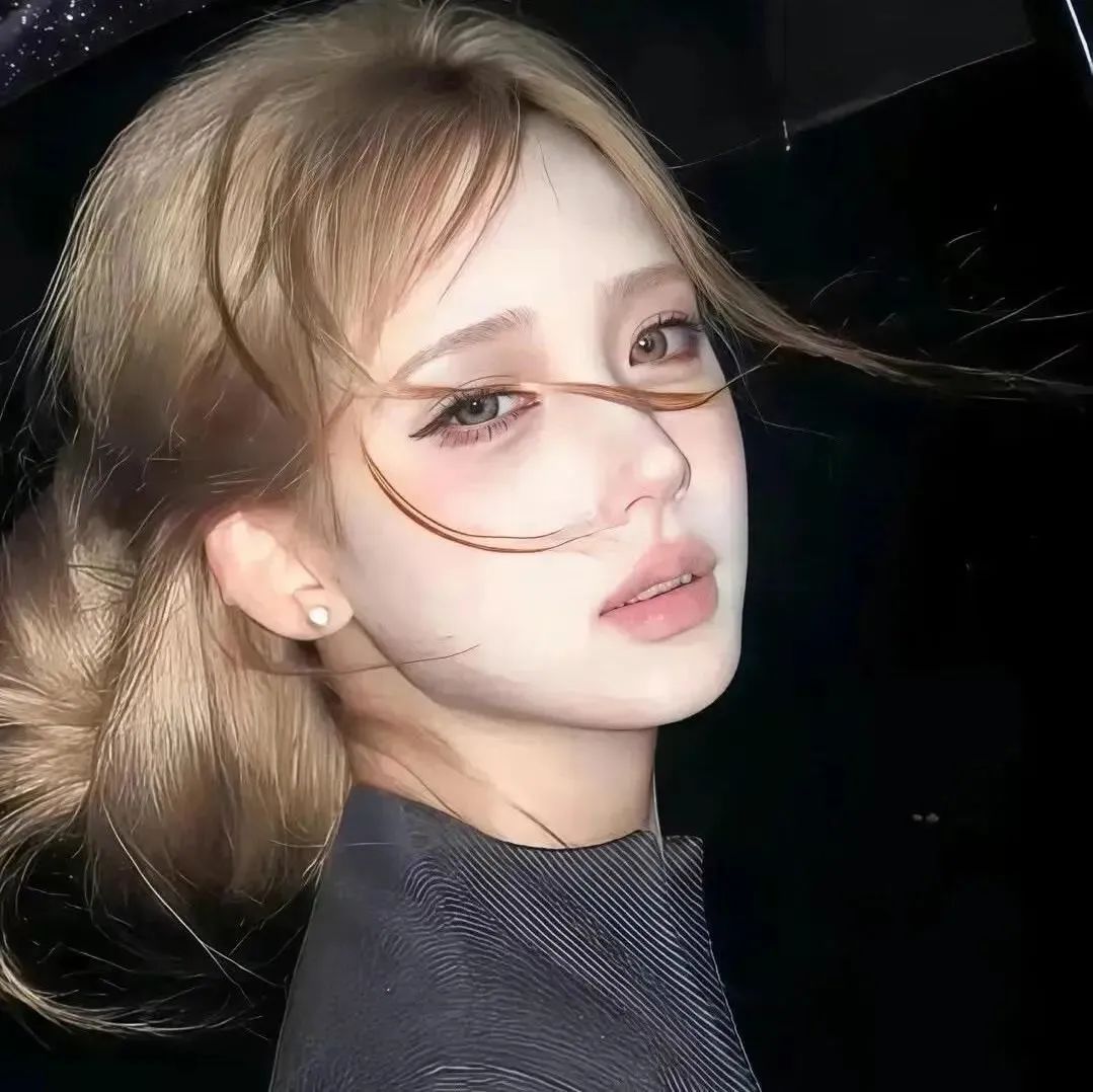 故事图图片_美女高雅造型