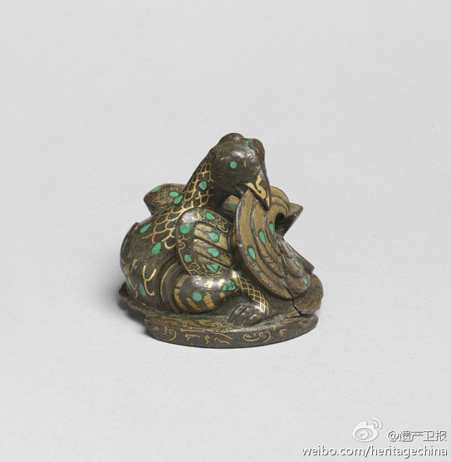 西汉错金嵌孔雀石青铜席镇，高6.4 cm...