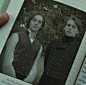                                                                                                         #神奇动物#GGAD邓布利多与格林德沃恋情科普
1899年夏，盖勒特·格林德沃被德姆斯特朗开除，周游欧洲后16岁的格林德沃选择去往英国。

他拜访了住在戈德里克山谷的姑妈，经魔法历史学家巴希达·巴沙特介绍，在那里认识了同样才华横溢的阿不思·邓布利多。

那时的格林德沃金发齐肩，恣意狂放，而邓 ​​​