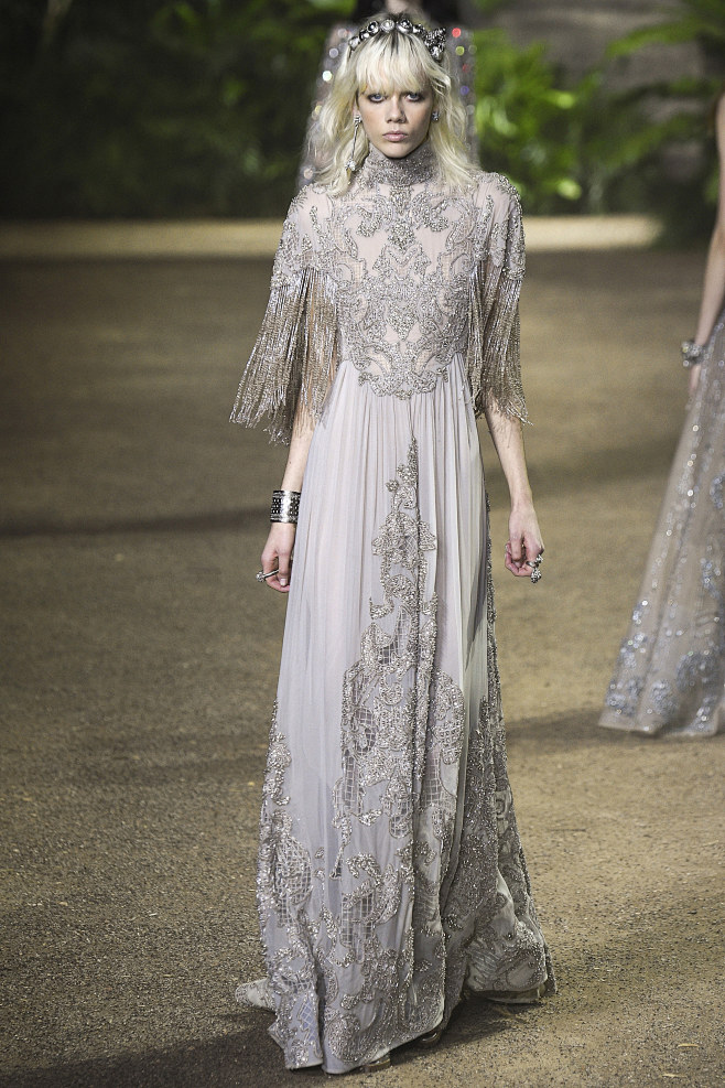 Elie Saab Spring 201...