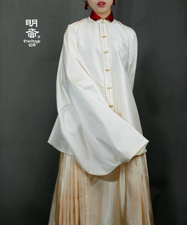 明裔汉服设计院明制立领对襟琵琶袖白绫衫