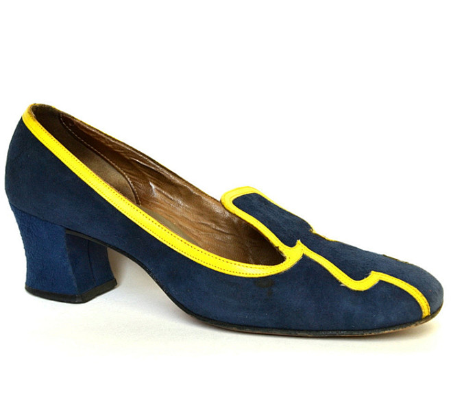 柠檬黄结构线条装饰 深蓝麂皮单鞋