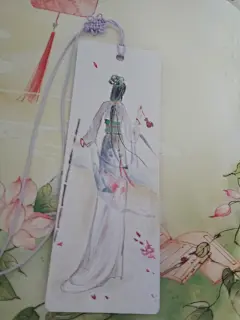【林黛玉】
侬今葬花有谁知，他年葬侬知有谁。

手绘by@窥陈