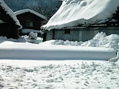 雪山中的梦幻小屋电脑壁纸下载桌面壁纸3
