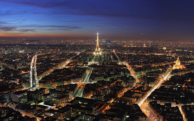 Paris cityscapes sky...