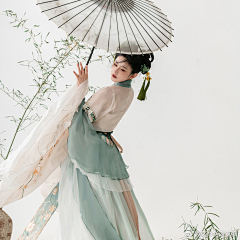 明山月采集到汉服